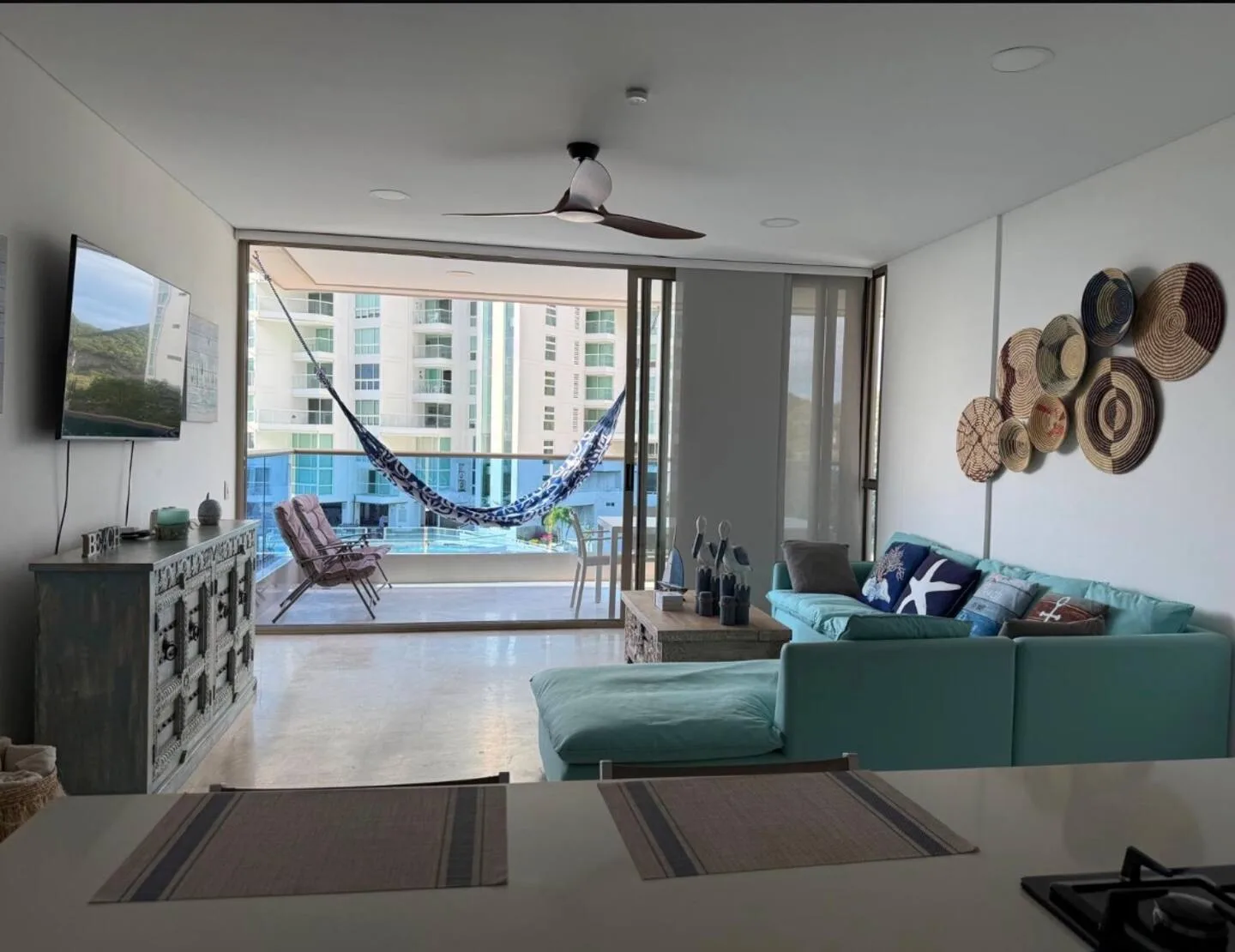Sala vista desde el comedor